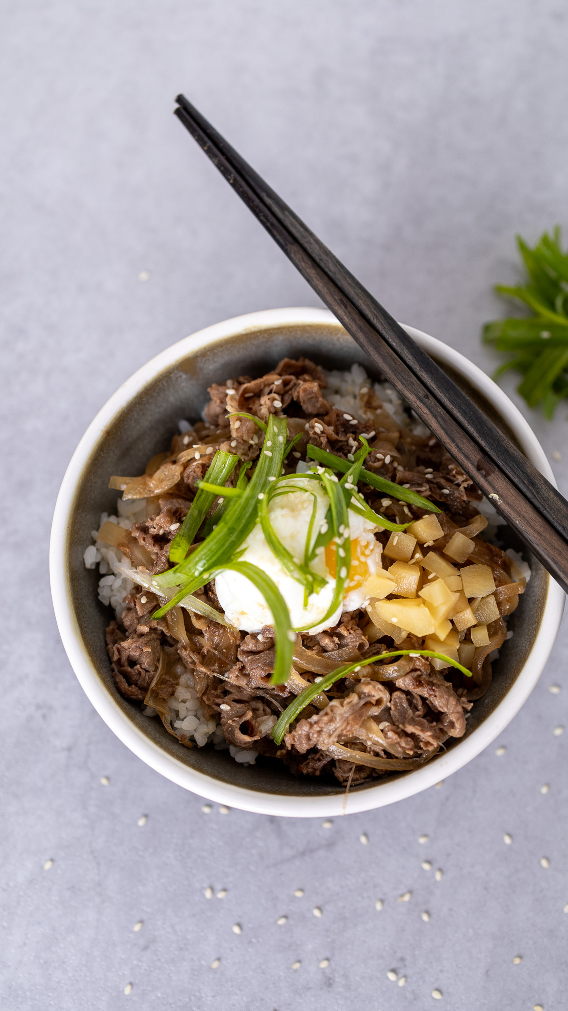 Gyudon (Japanese Beef Rice Bowl) – Cooking With Chow